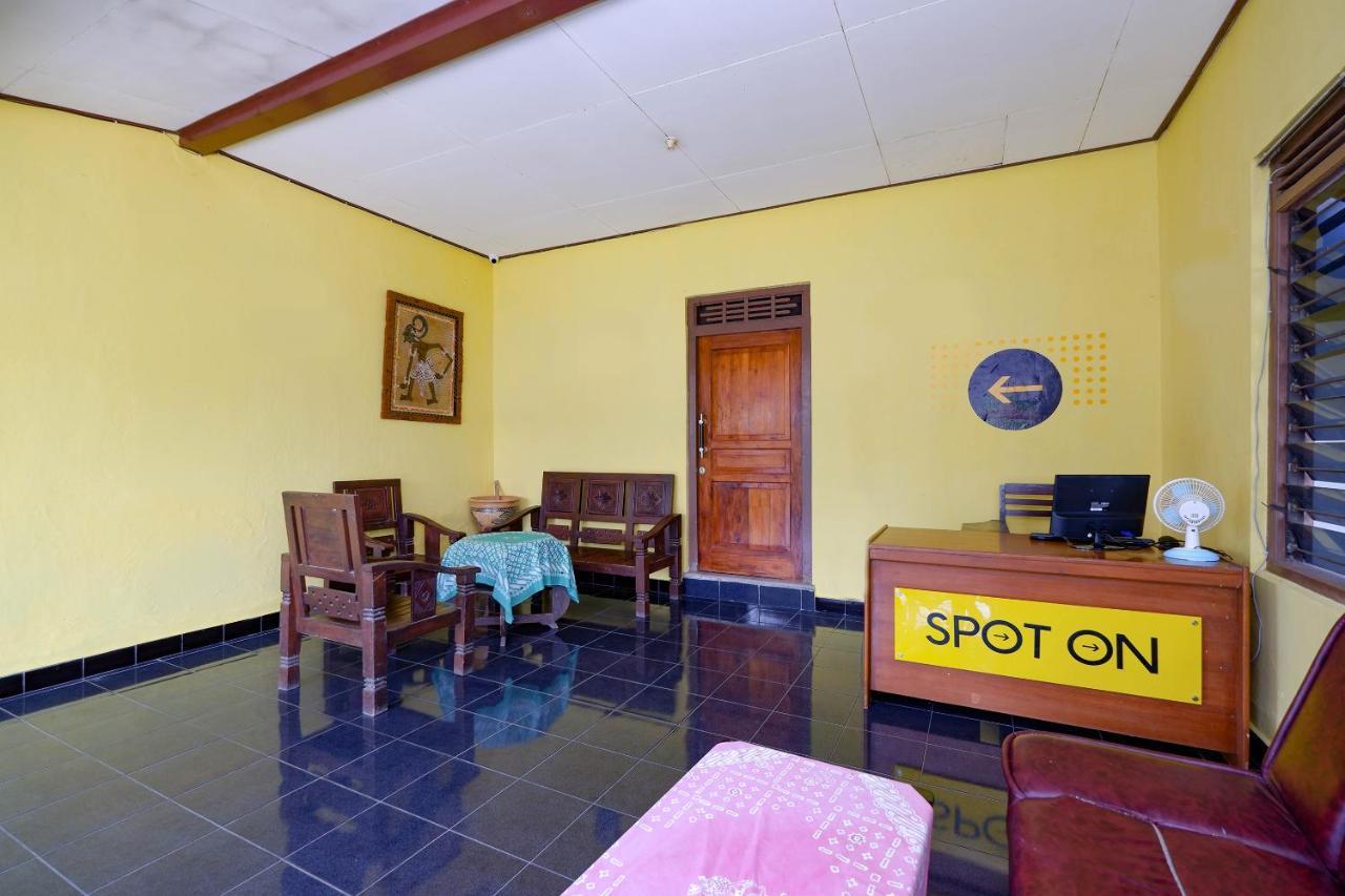 Spot On 2821 Griya Kawula Syariah Hotel Surakarta  Exterior photo